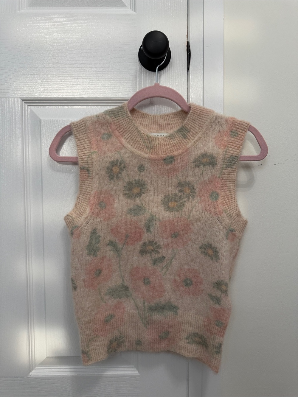Womens Floral Sleeveless Knit Sweater Vest - Pink Floral
